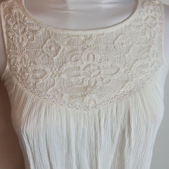 AMERICAN RAG CIE Lace Tank Top - Picture 2 of 7